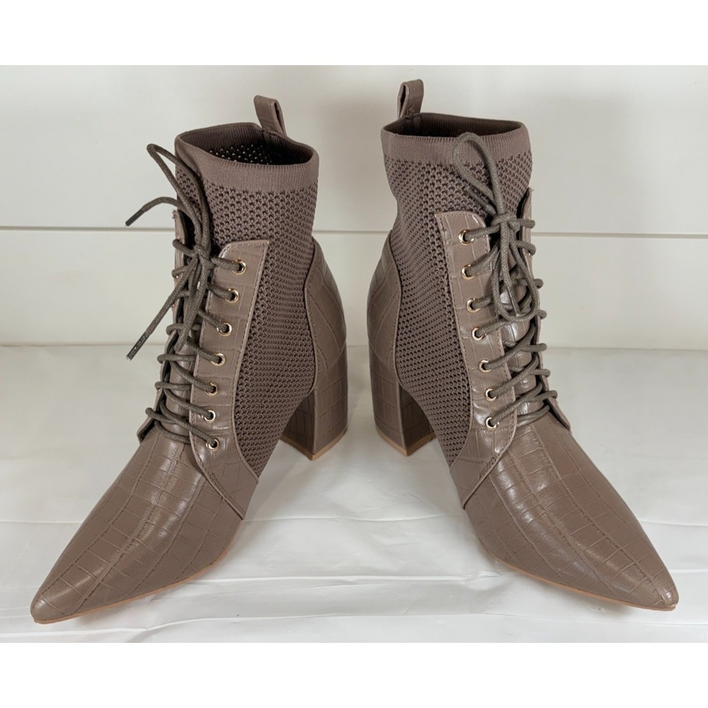 Olivia & Kate New York Boots Shoes Rachel-03L Size 7 Beige Tan Brown Lace Up